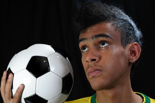 米兰体育官网平台-战术板上的奇迹：分析冠军球队的战术布局，冠军技巧