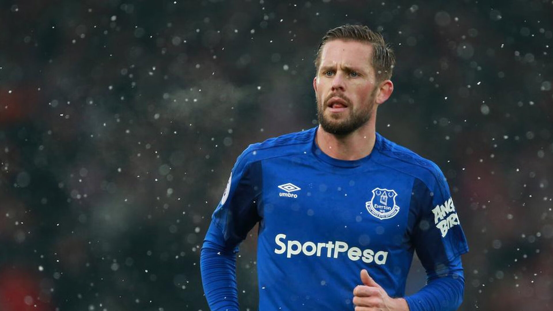 米兰体育入口-英超球队关注体重管理对球员技术细节改善，英超球员规定